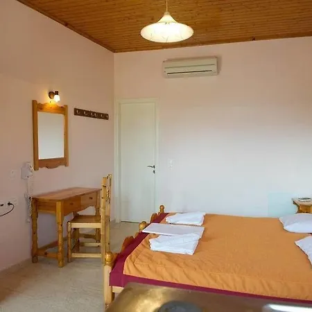 Geroulis Stefanos Studios * Vasiliki (Lefkada)