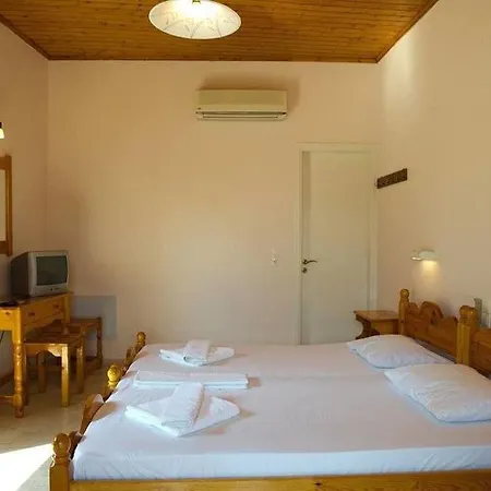 Geroulis Stefanos Studios * Vasiliki (Lefkada)